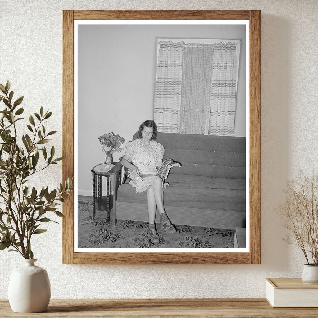 Casa Grande Valley Farms Wife Living Room May 1940 - Available at KNOWOL