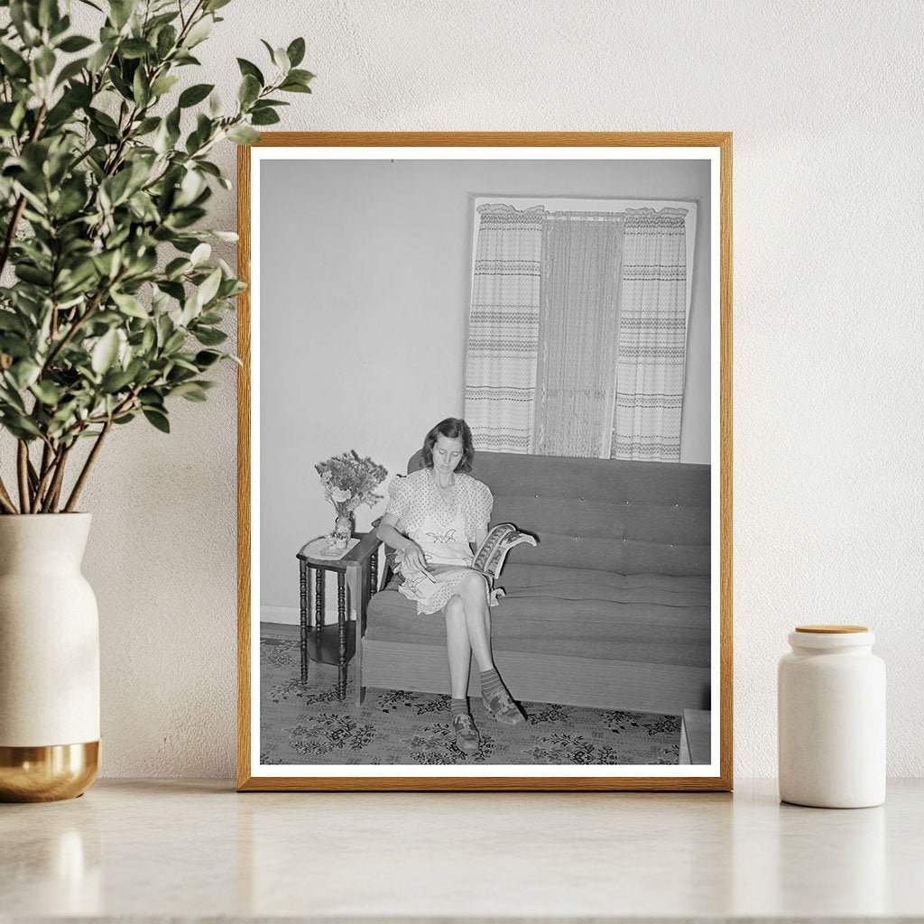 Casa Grande Valley Farms Wife Living Room May 1940 - Available at KNOWOL