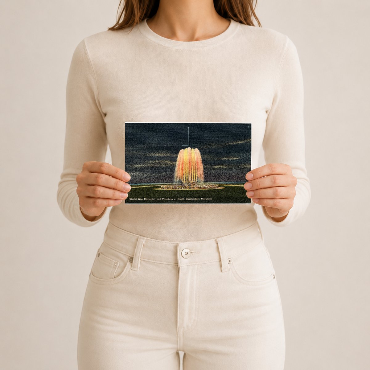 World War Memorial and Fountain at night, Cambridge, Maryland — Vintage Maryland Postcard