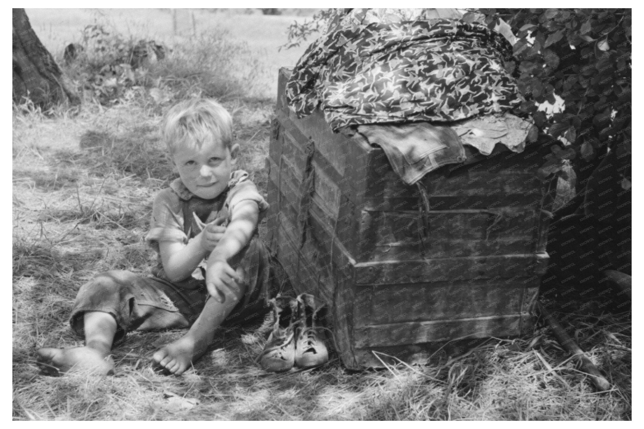Child Laborer Camped by Roadside Oklahoma June 1939 - Available at KNOWOL