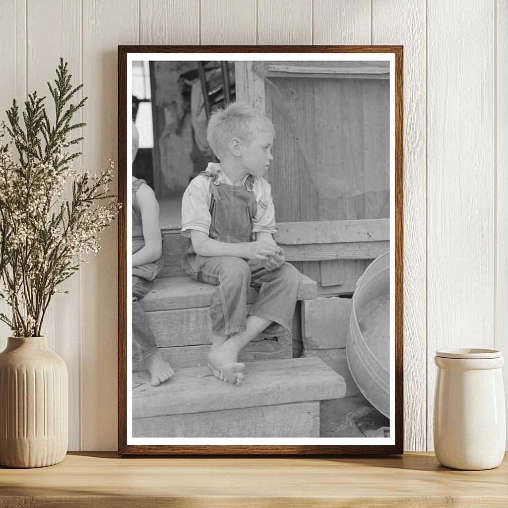 Child of Sharecropper New Madrid County Missouri 1938 - Available at KNOWOL