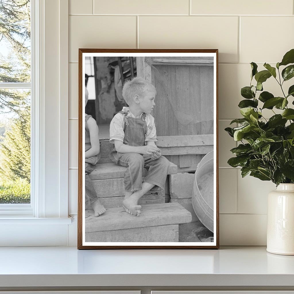 Child of Sharecropper New Madrid County Missouri 1938 - Available at KNOWOL