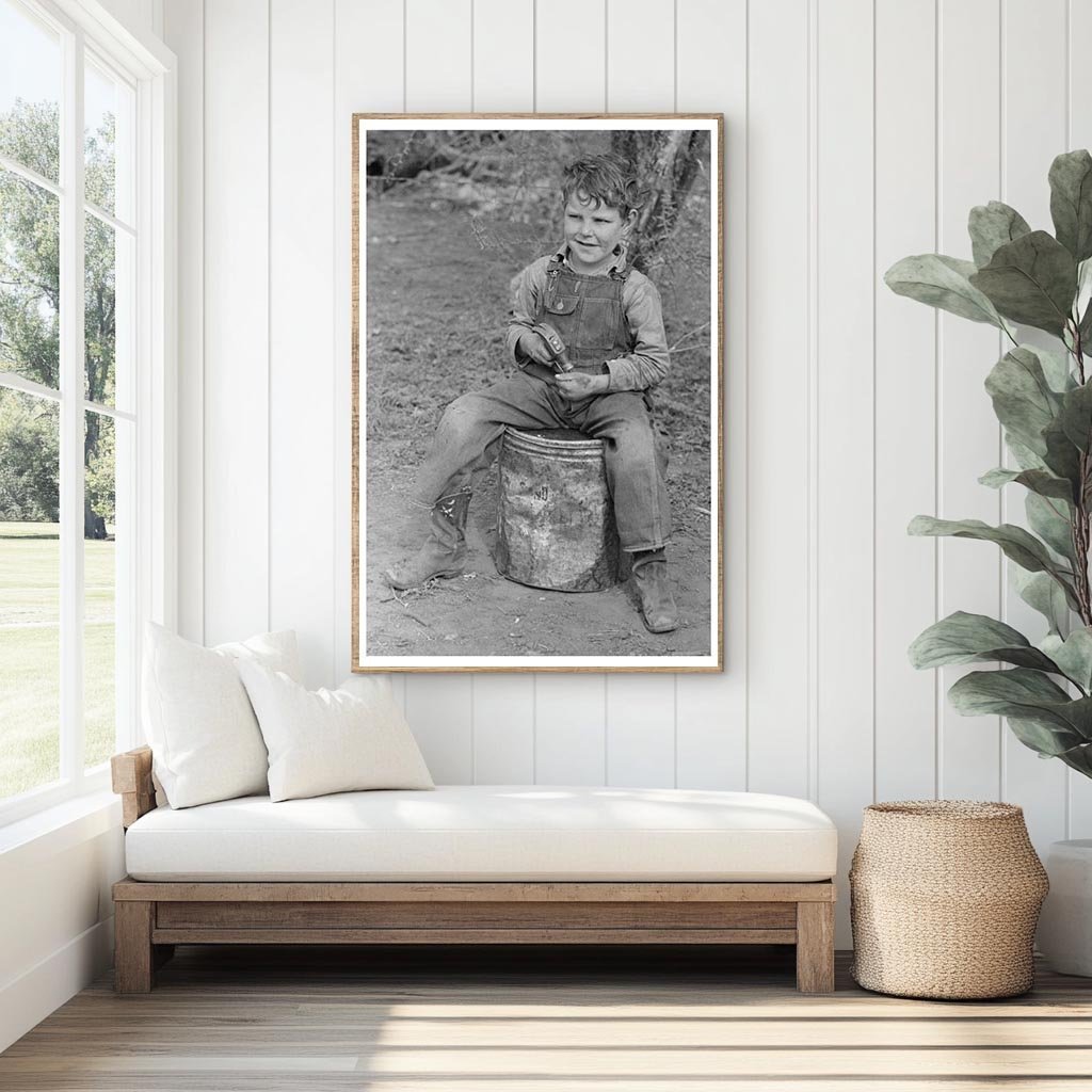Child of White Migrant Worker Harlingen Texas 1939 - Available at KNOWOL