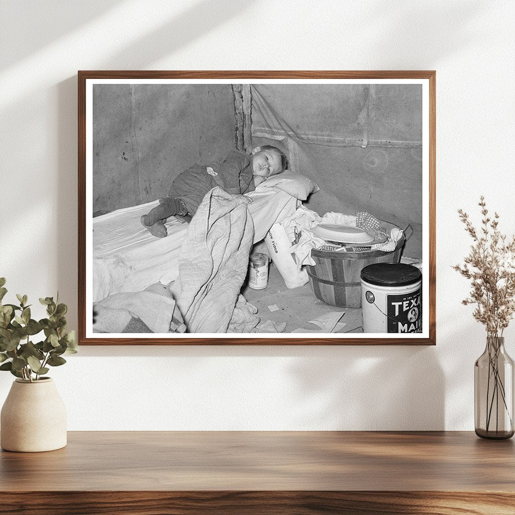 Child with Measles in Migrant Camp Edinburg Texas 1939 - Available at KNOWOL