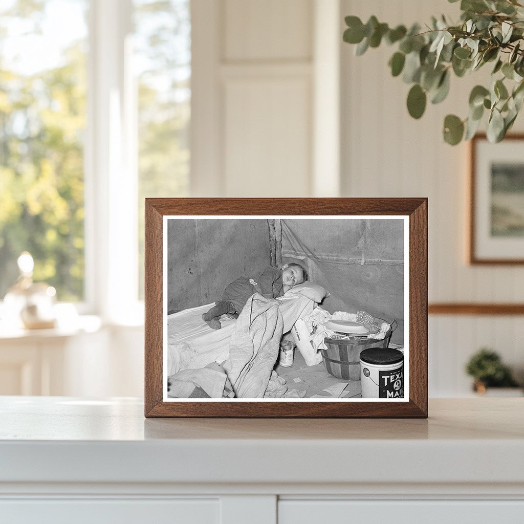 Child with Measles in Migrant Camp Edinburg Texas 1939 - Available at KNOWOL