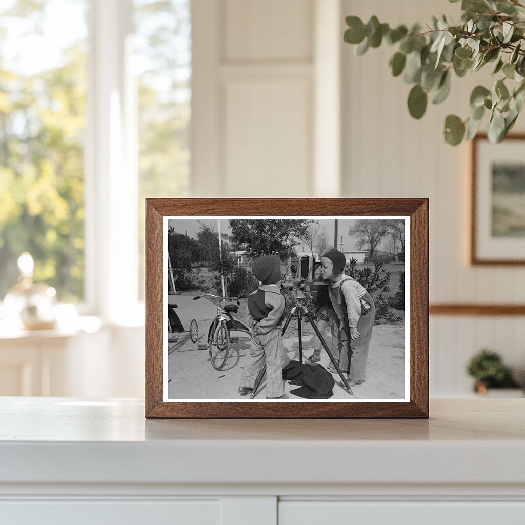Children at Camelback Farms Phoenix Arizona 1942 - Available at KNOWOL