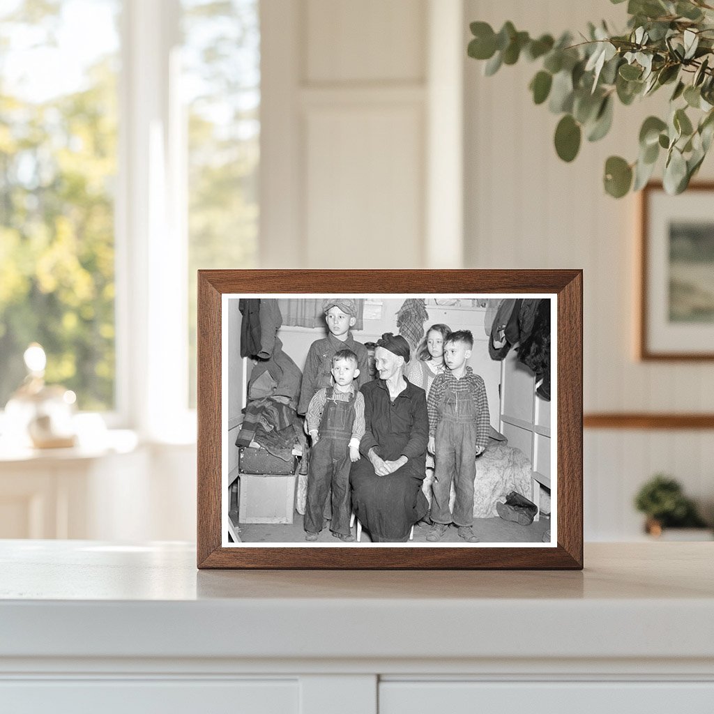Children Cared for by Elderly Woman During 1937 Missouri Flood - Available at KNOWOL