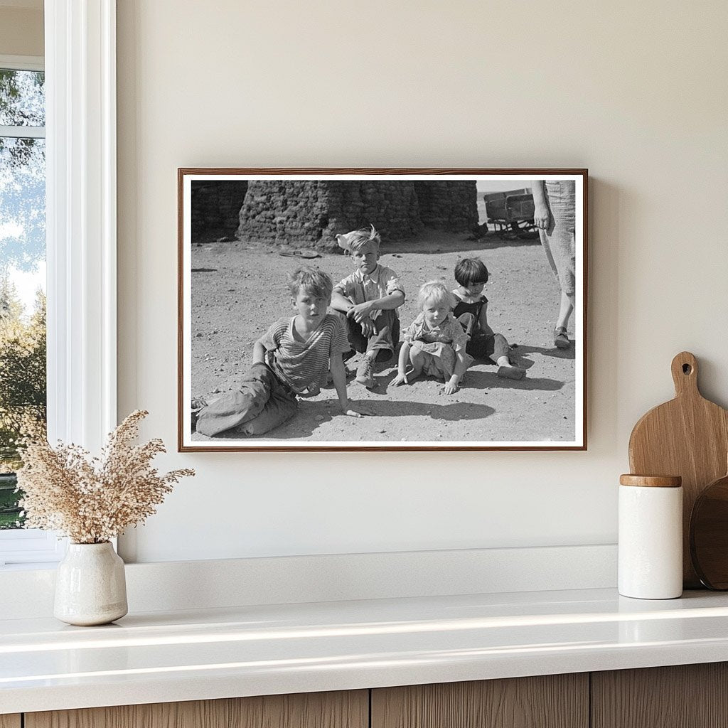 Children of Olaf Fugelberg Family in North Dakota 1937 - Available at KNOWOL