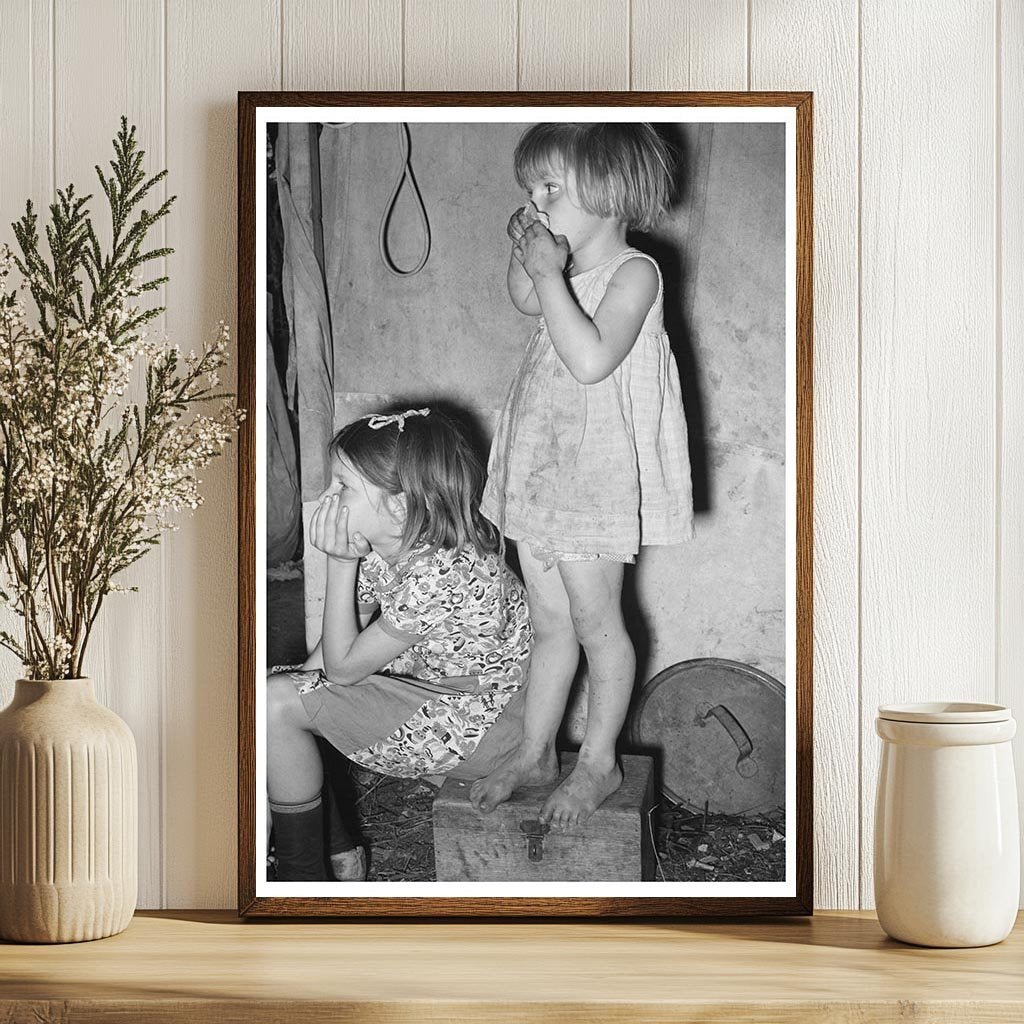 Children of White Migrants in Harlingen Texas 1939 - Available at KNOWOL