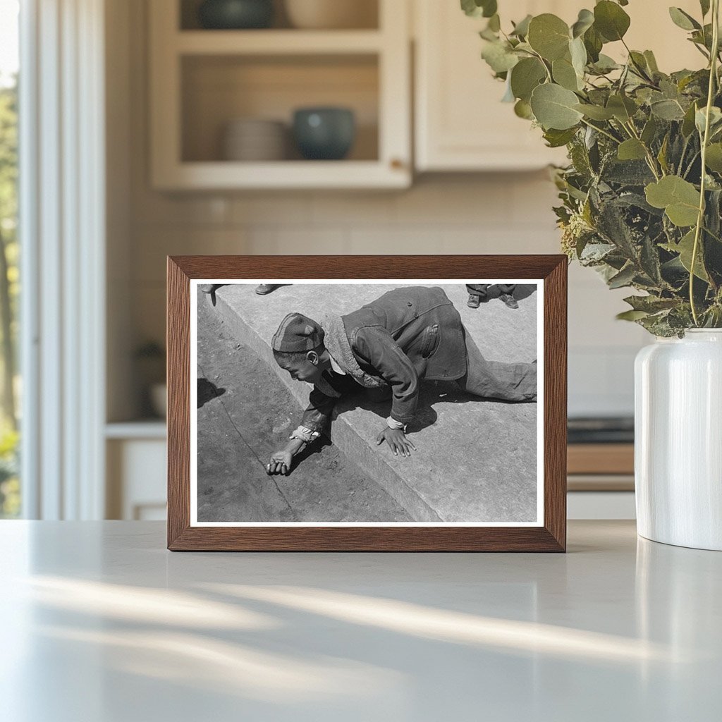 Children Playing Marbles South Side Chicago 1941 - Available at KNOWOL