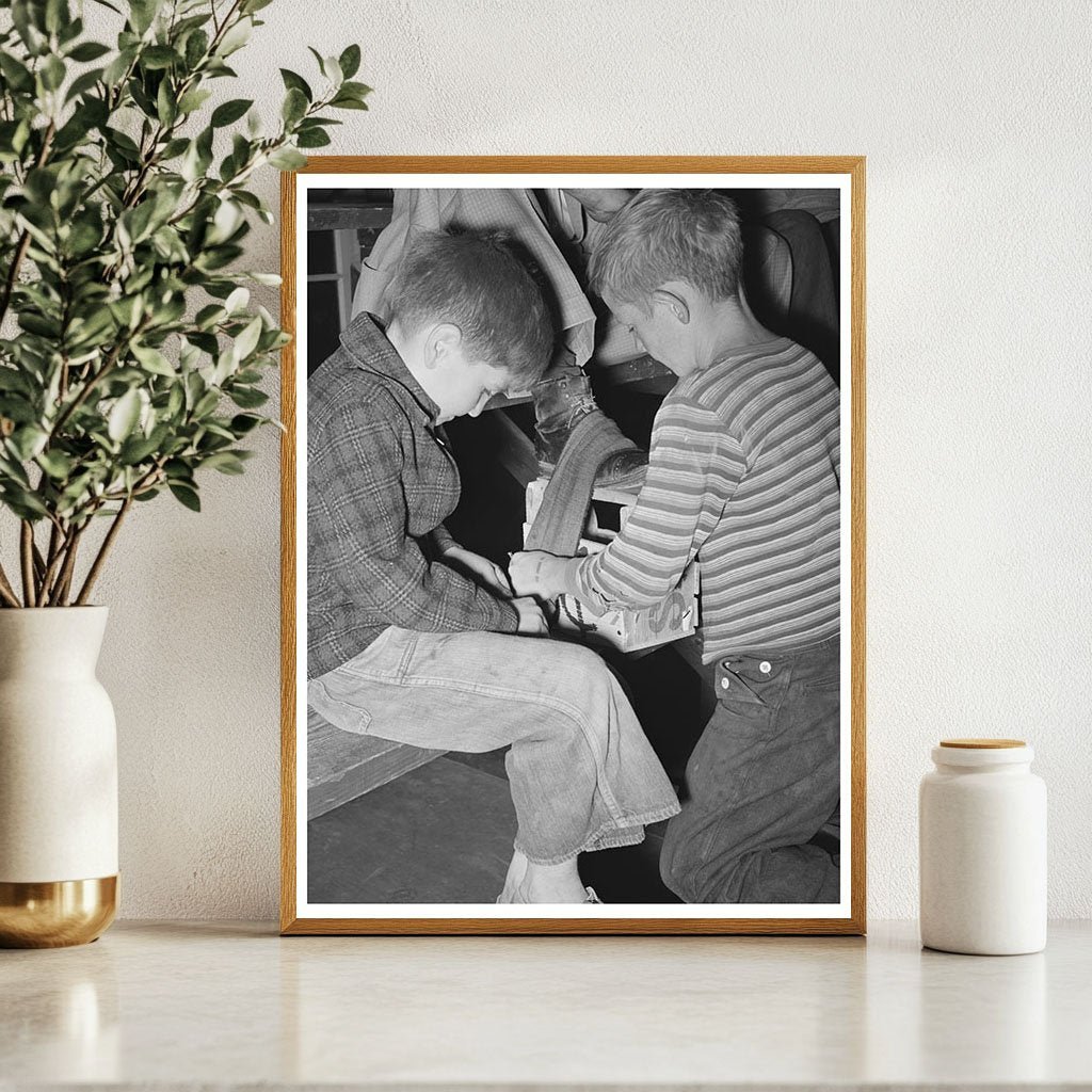 Children Shine Shoes at Agua Fria Labor Camp 1940 - Available at KNOWOL
