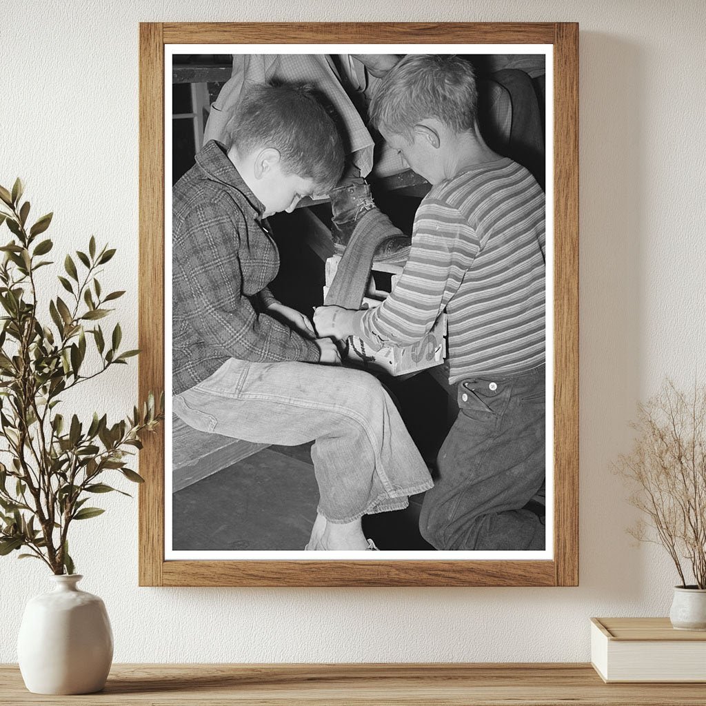 Children Shine Shoes at Agua Fria Labor Camp 1940 - Available at KNOWOL