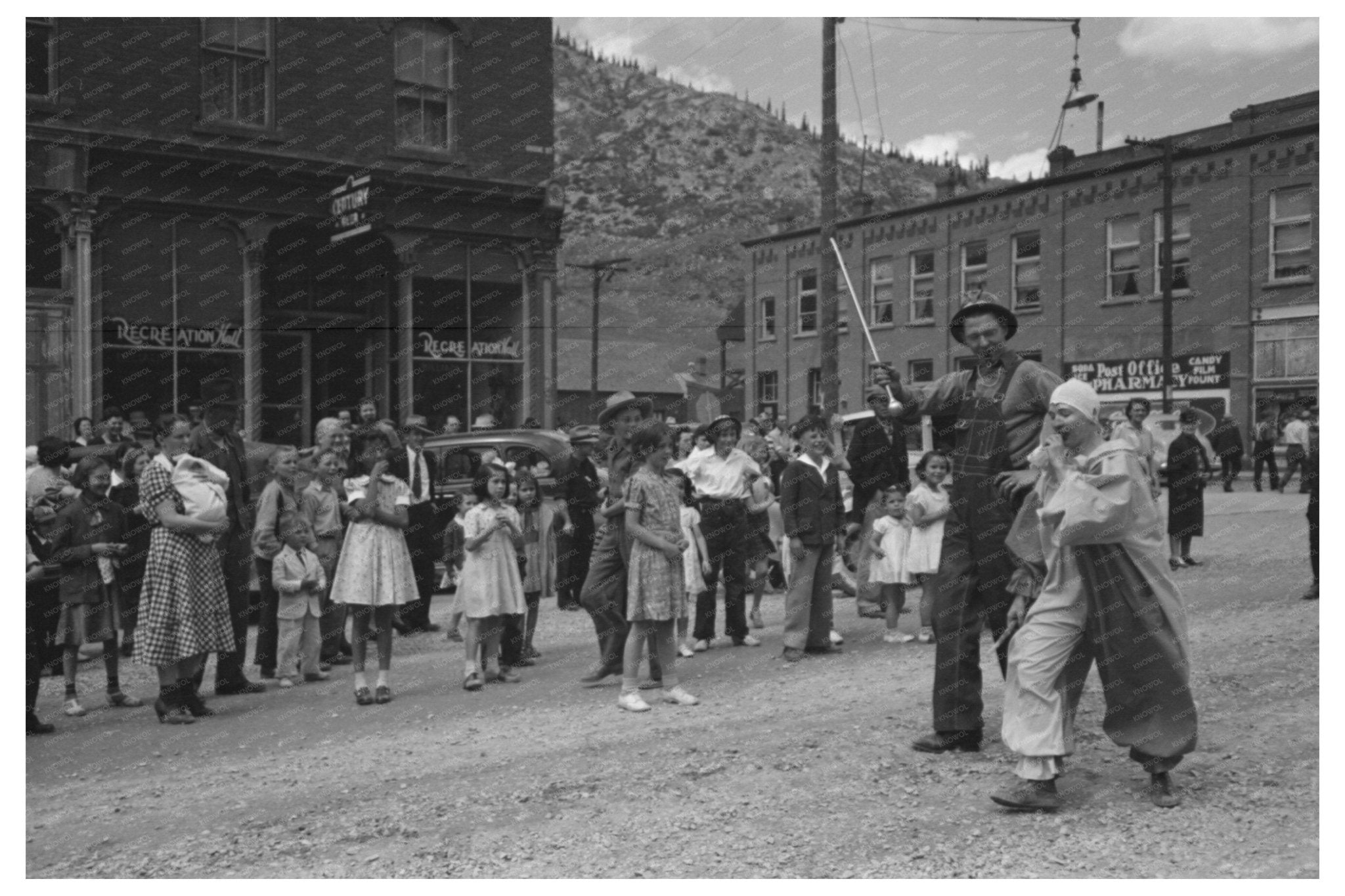 Children Watching Labor Day Parade Silverton Colorado 1944 - Available at KNOWOL