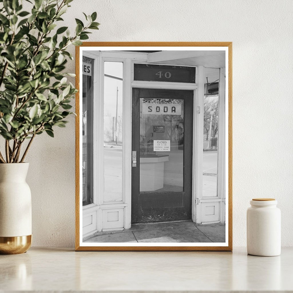 Closed Store in Payette Idaho November 1941 - Available at KNOWOL