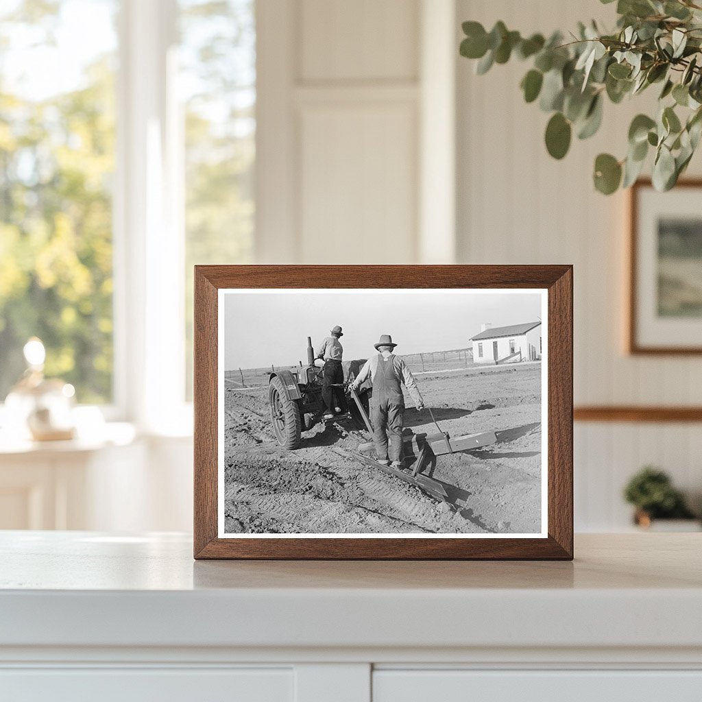 Construction of Irrigation Ditch in El Indio Texas 1939 - Available at KNOWOL