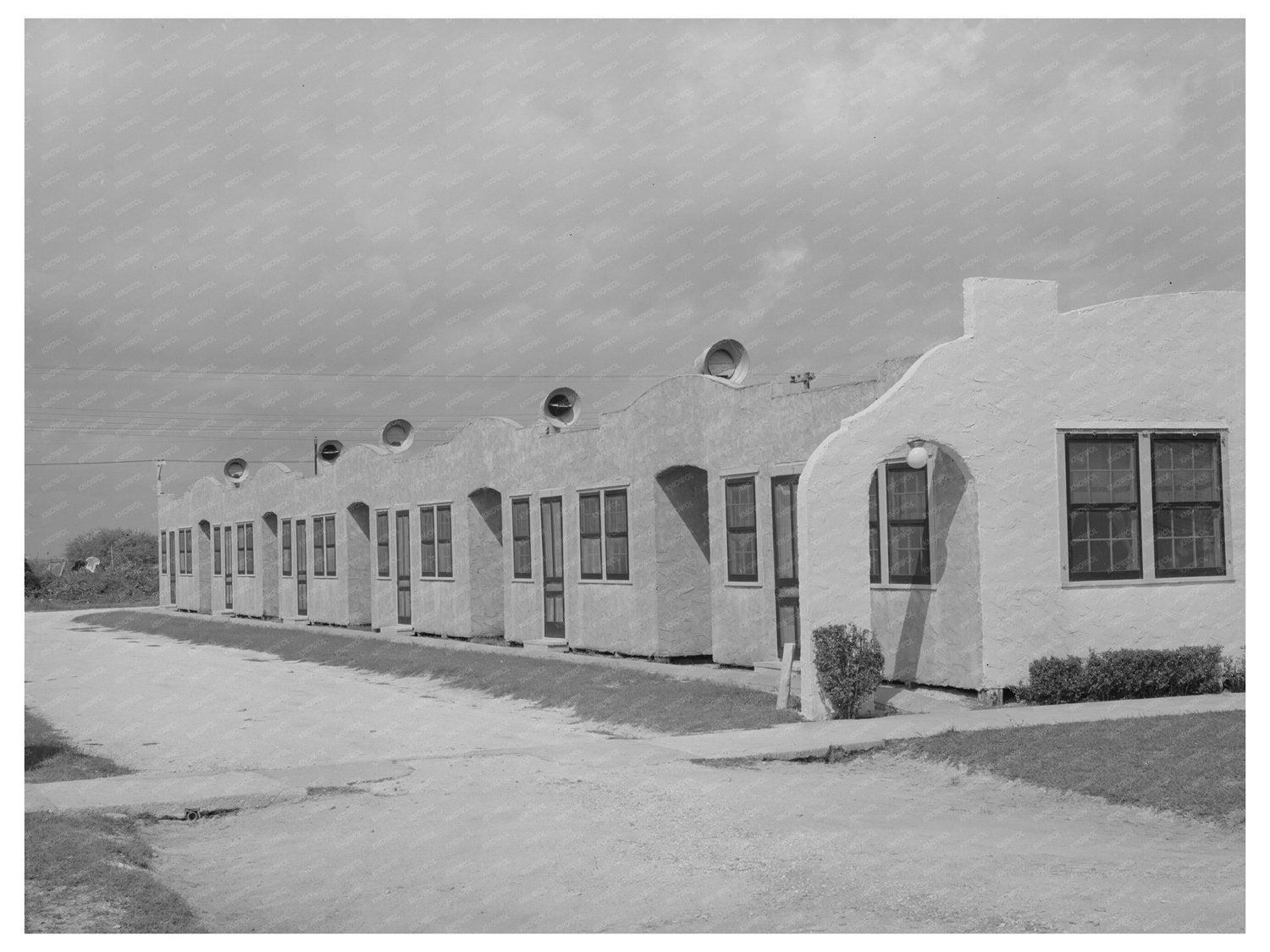 Corpus Christi Tourist Court Vintage Photo 1939 - Available at KNOWOL