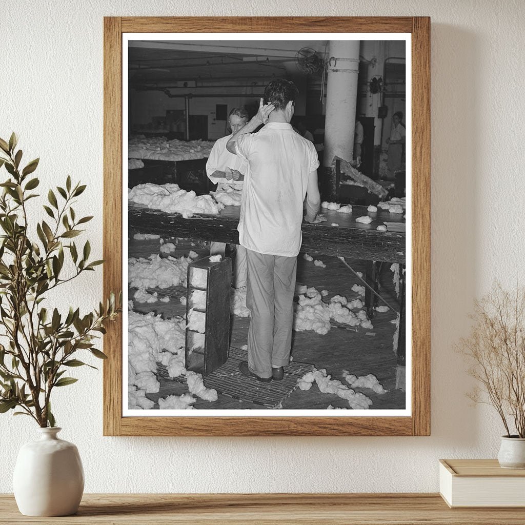 Cotton Samplers Assessing Quality in Houston 1939 - Available at KNOWOL