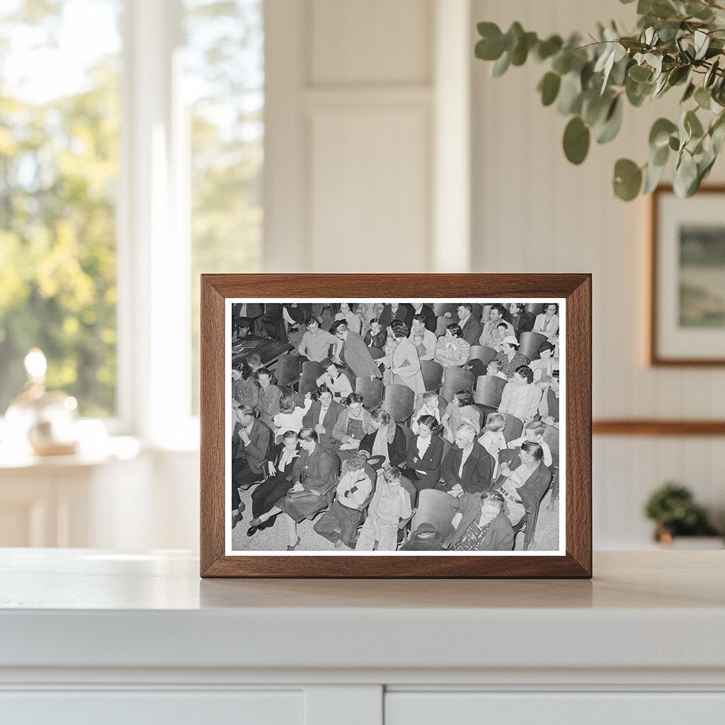 Courtroom Gathering for Agriculture Movie in San Augustine 1939 - Available at KNOWOL