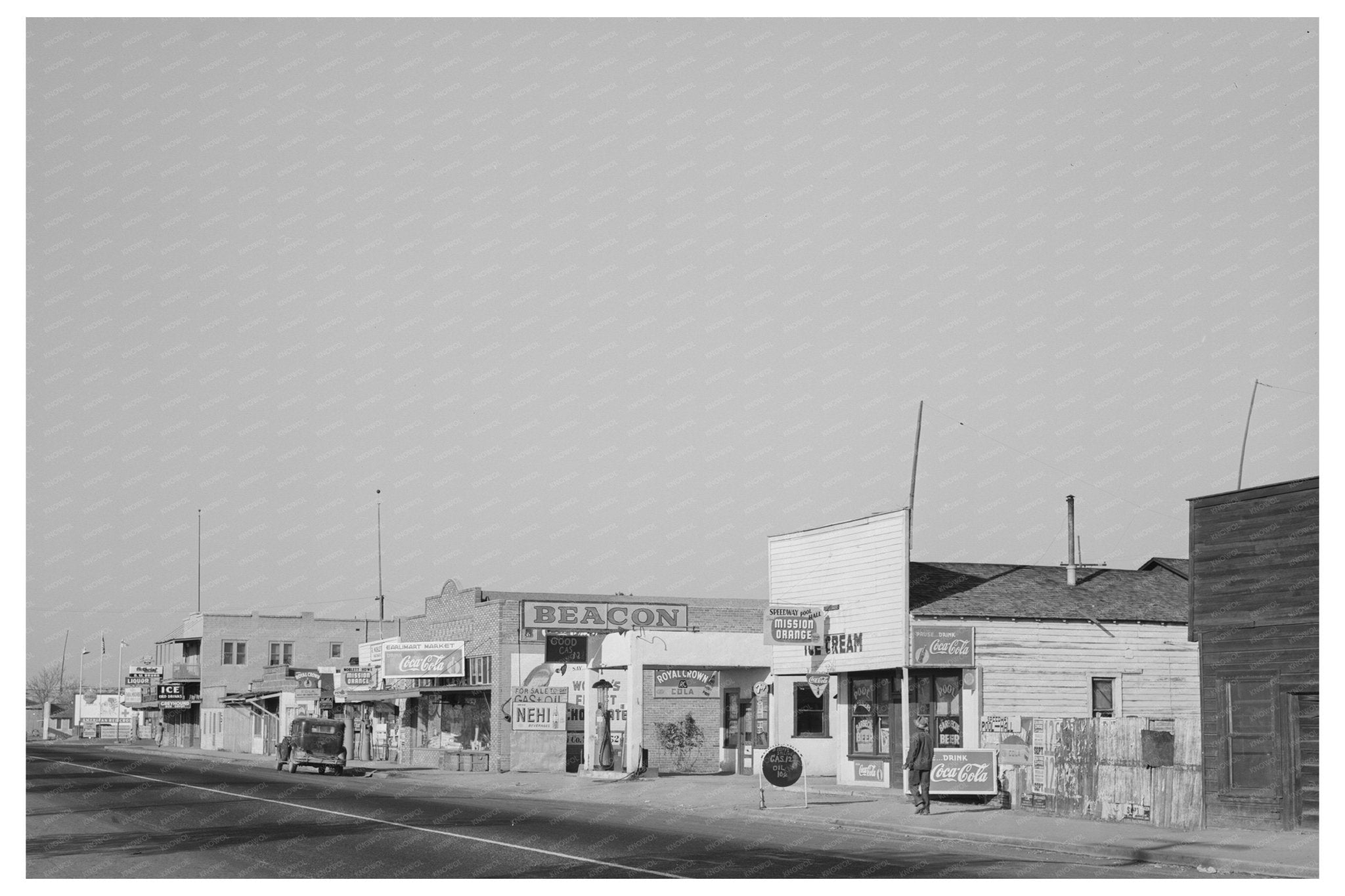 Earlimart California Main Street Vintage Photo 1940 - Available at KNOWOL