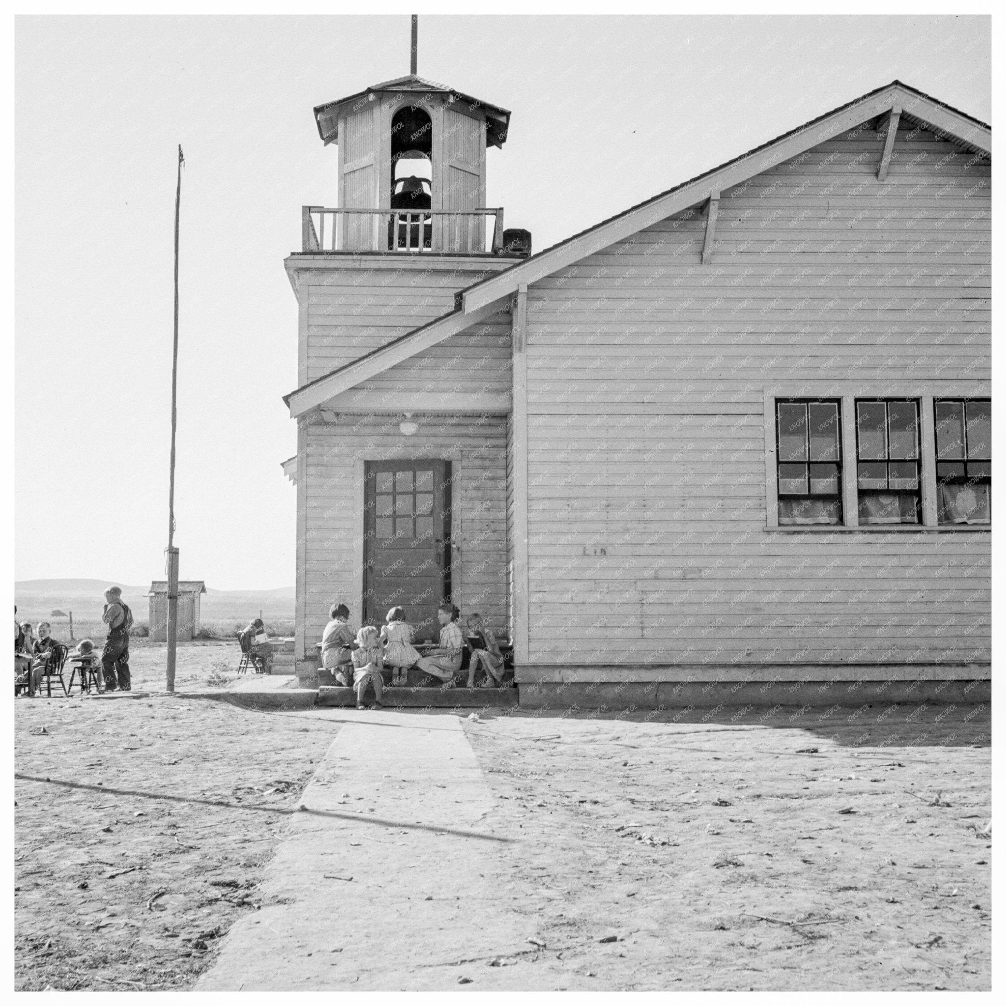 Lincoln Bench School Ontario Oregon 1939 Vintage Photo - Available at KNOWOL