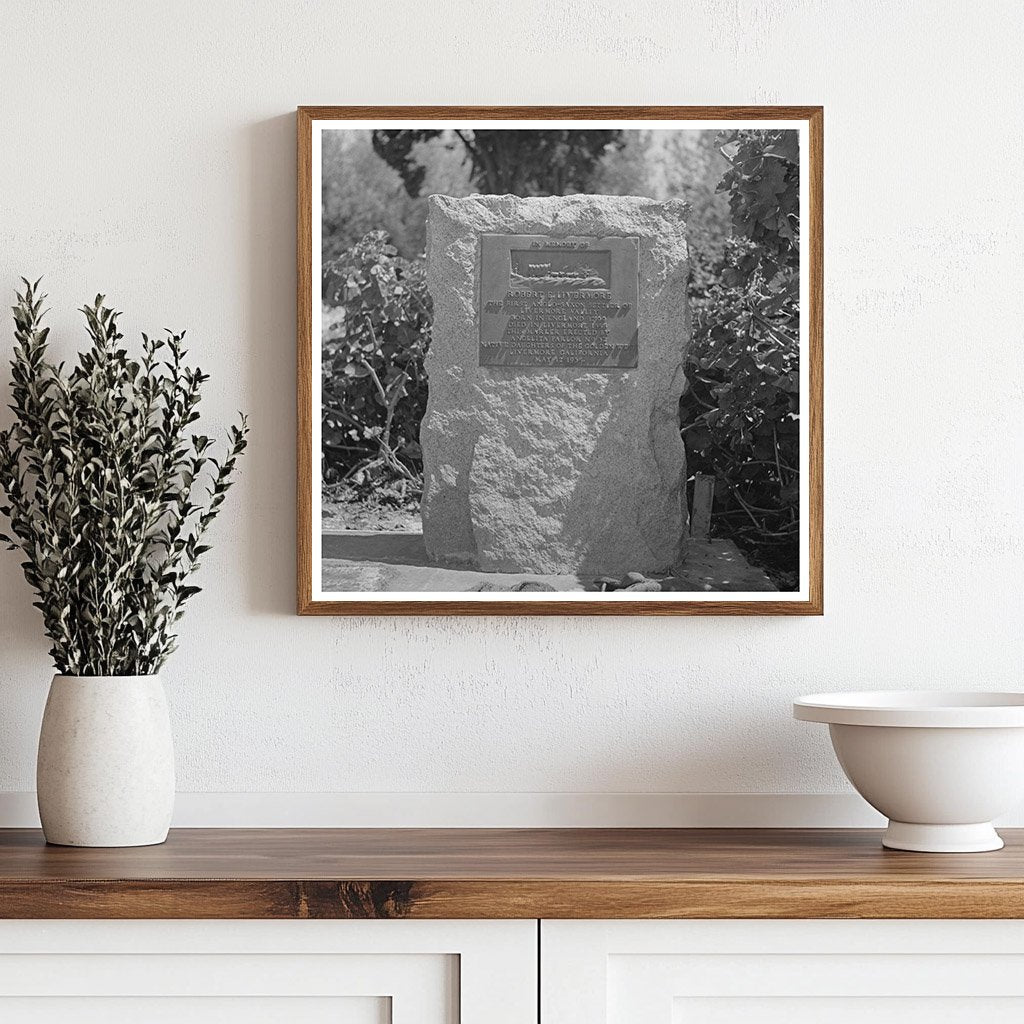 Robert Livermore Tomb Vintage Photo May 1942 - Available at KNOWOL