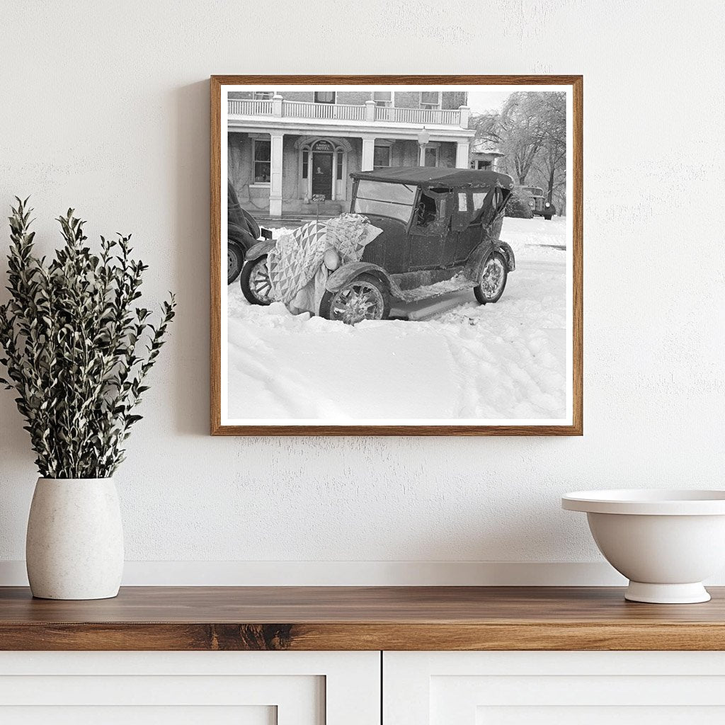 Vintage 1937 Automobile in McLeansboro Illinois - Available at KNOWOL