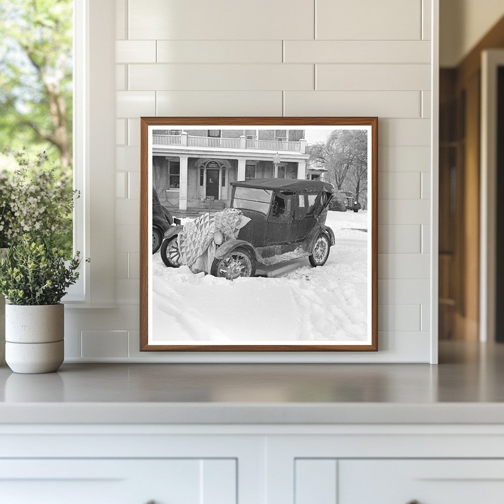 Vintage 1937 Automobile in McLeansboro Illinois - Available at KNOWOL