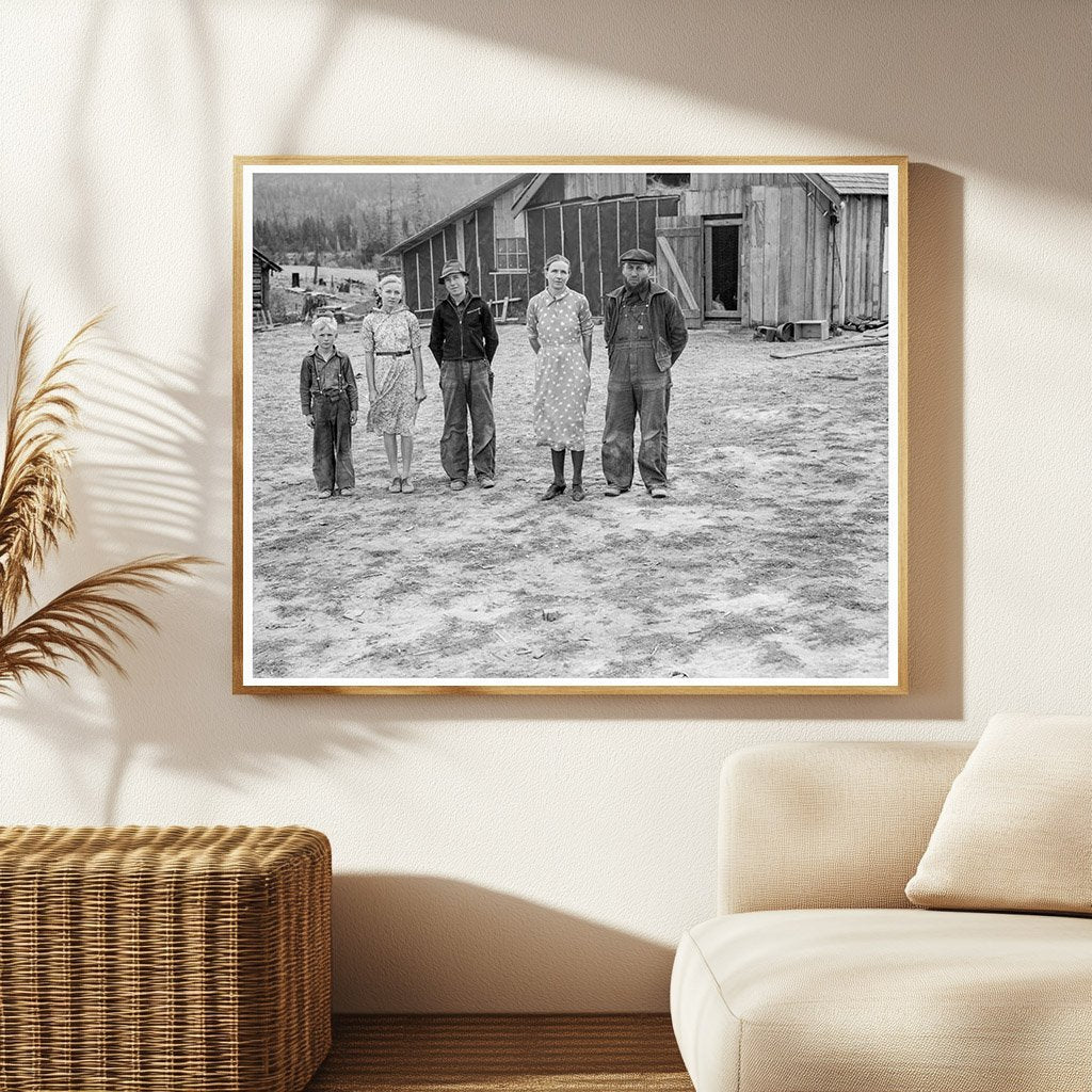Vintage 1939 Idaho Rural Life Photo Unruf Family - Available at KNOWOL