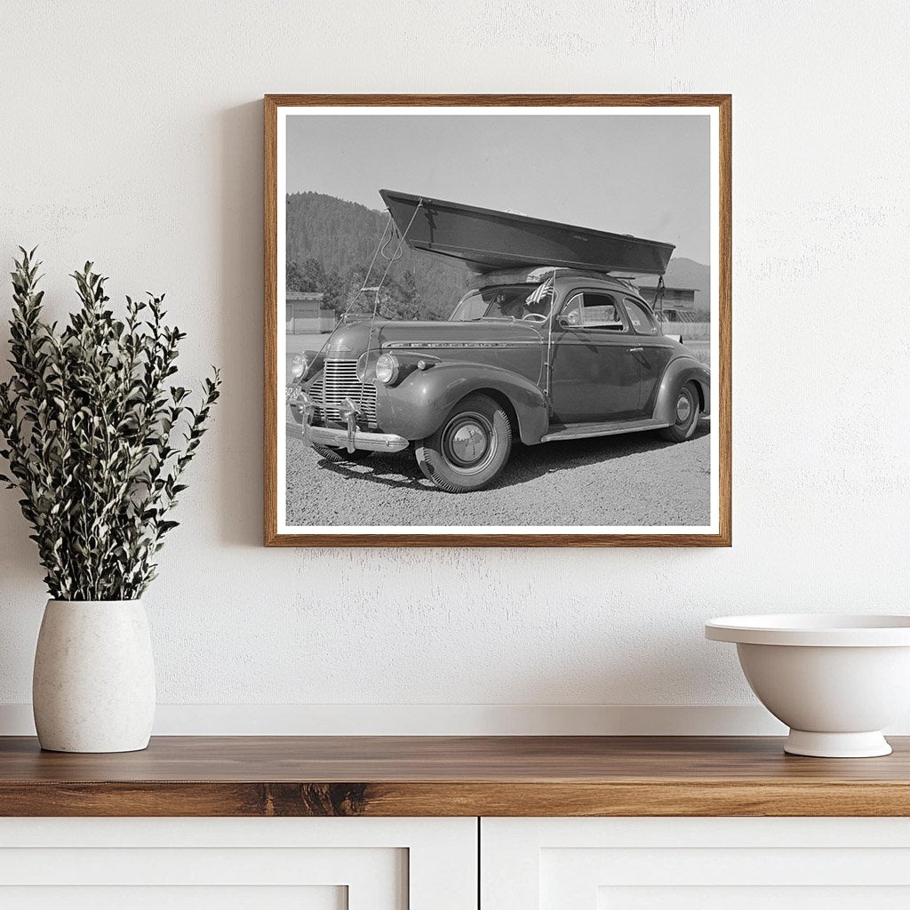 Vintage 1942 Vacationers in Oakridge Oregon Outdoors - Available at KNOWOL