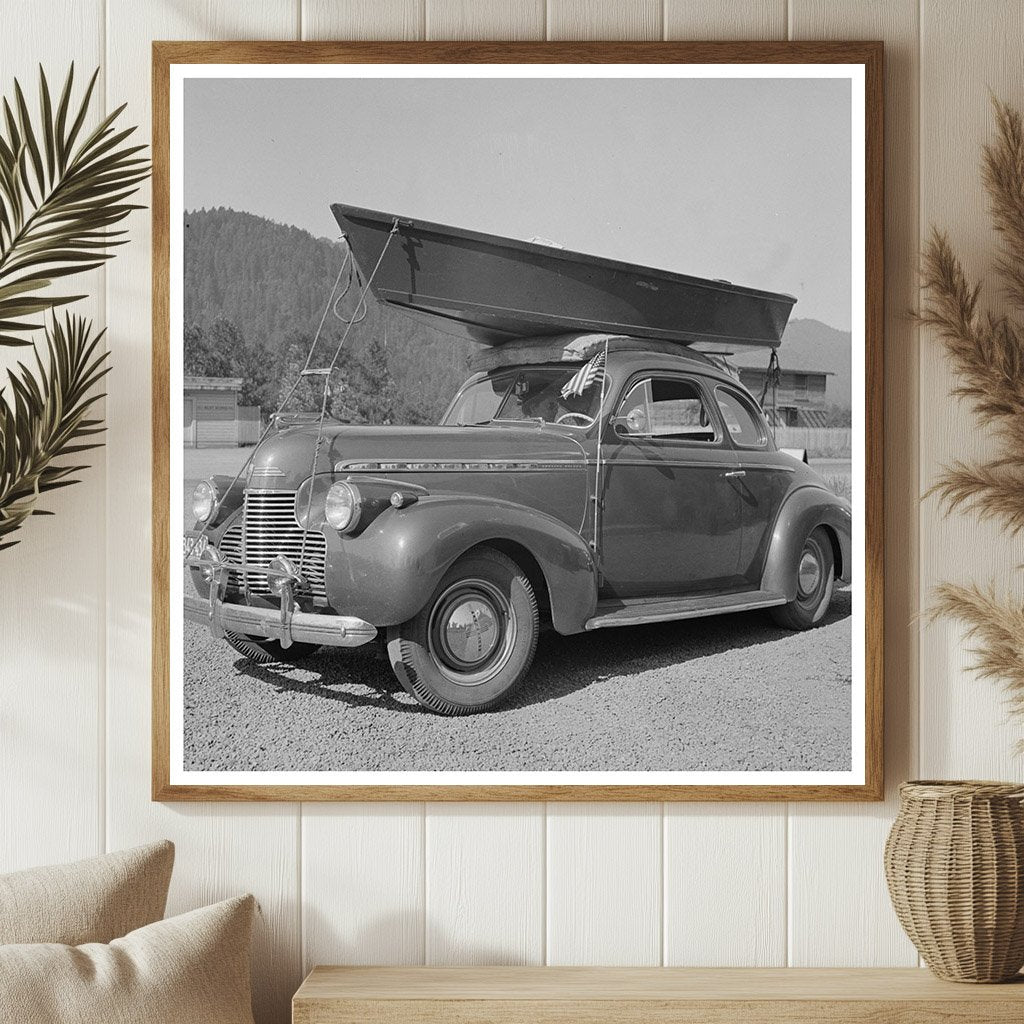 Vintage 1942 Vacationers in Oakridge Oregon Outdoors - Available at KNOWOL