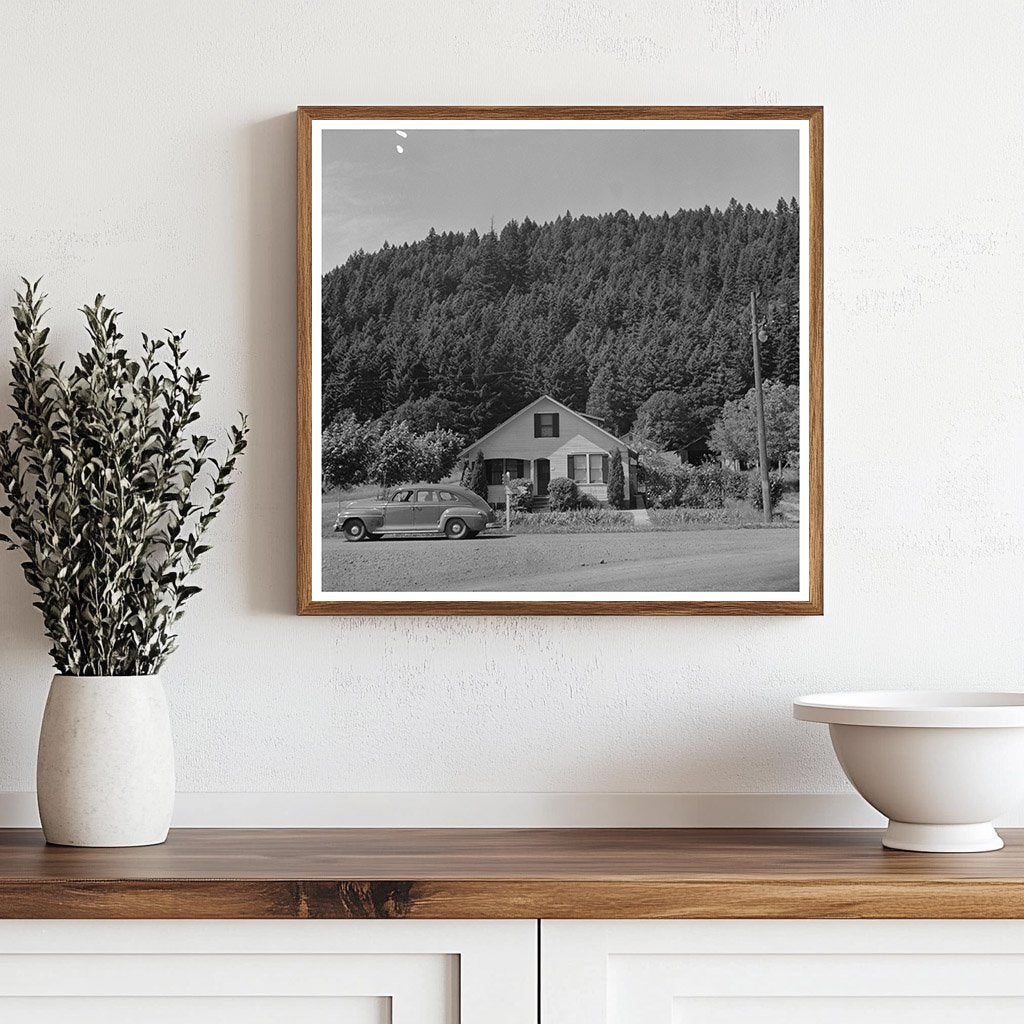 Vintage House in Oakridge Oregon July 1942 - Available at KNOWOL