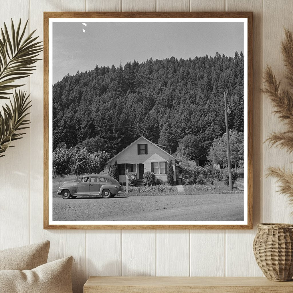 Vintage House in Oakridge Oregon July 1942 - Available at KNOWOL