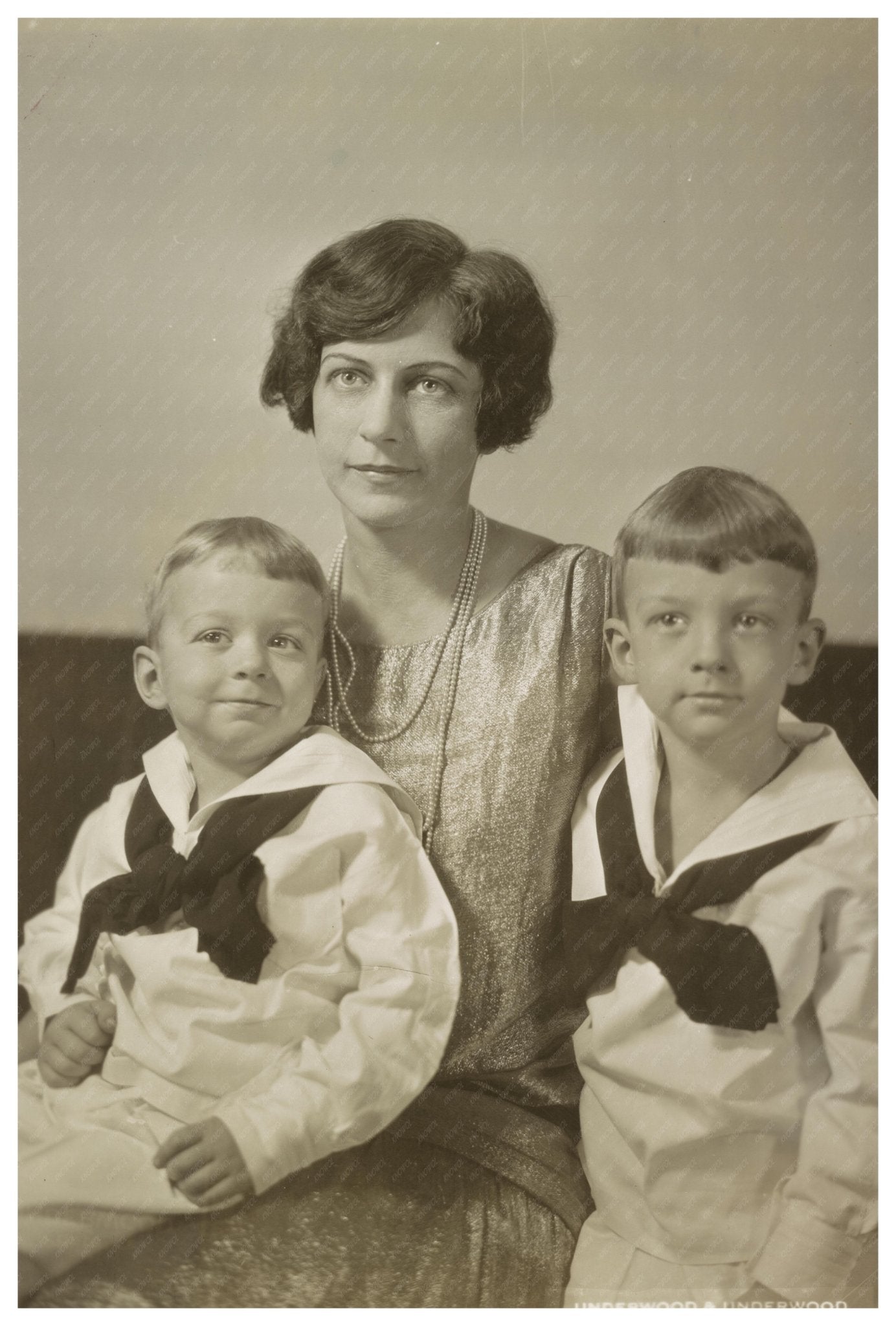 Vintage Photo of Senators Wife and Children in Alabama - Available at KNOWOL