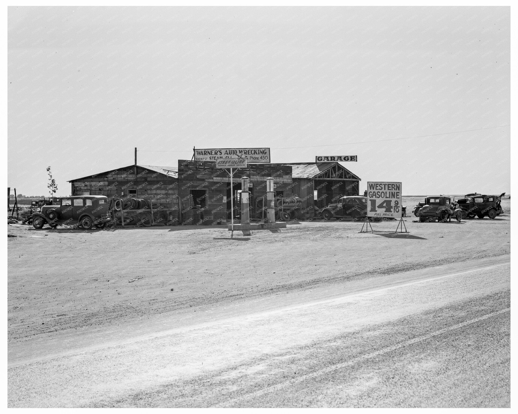 Vintage Roadside Scene California May 1939 - Available at KNOWOL