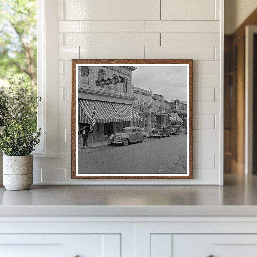 Yreka California Main Street Vintage Photo July 1942 - Available at KNOWOL