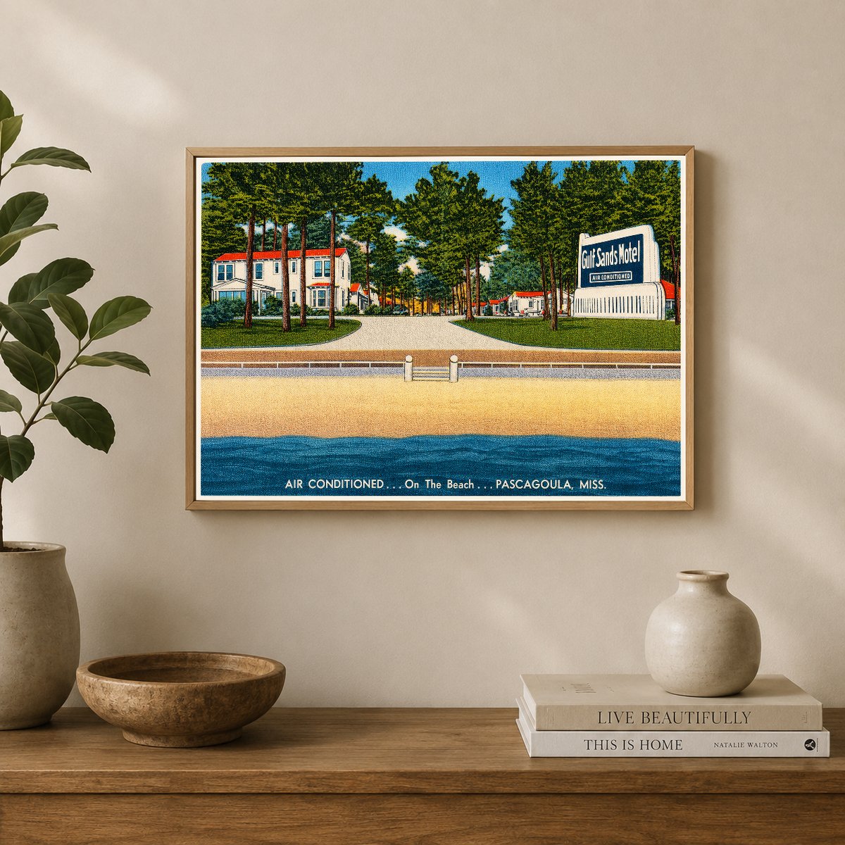 Pascagoula, MS: Gulf Sands Motel, air conditioned... On the beach