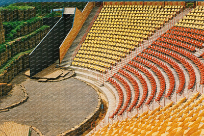 Tsa La Gi Indian Village, OK: Seating area, theatre at Tsa-la-gi