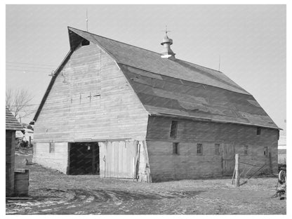 1936 Vintage Barn on J.E. Herbrandson Farm Iowa - Available at KNOWOL