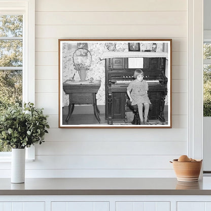 1937 Family Gathering in Tip Estes Living Room Indiana - Available at KNOWOL