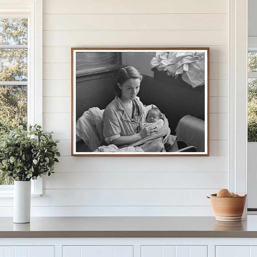 1937 Woman and Child Refugee in Sikeston Schoolhouse - Available at KNOWOL