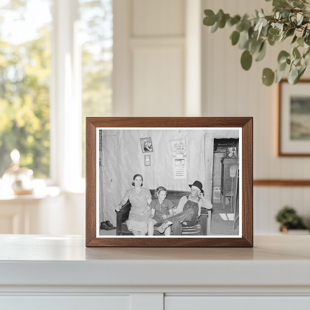 1938 Sharecroppers Family in Missouri Shack Home - Available at KNOWOL