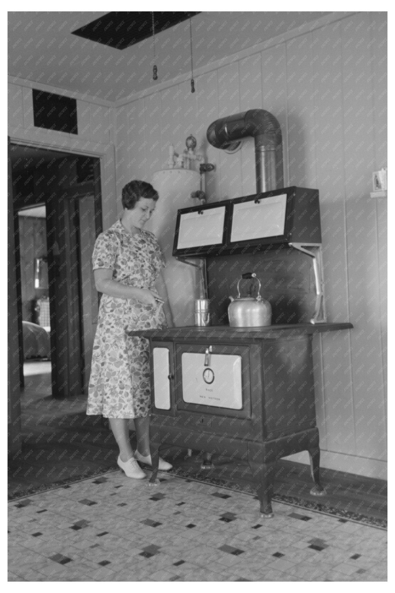 1938 Vintage Bathroom in Arkansas Farmers Home - Available at KNOWOL