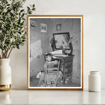 1939 Living Room of Agricultural Laborers in Oklahoma - Available at KNOWOL