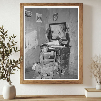 1939 Living Room of Agricultural Laborers in Oklahoma - Available at KNOWOL