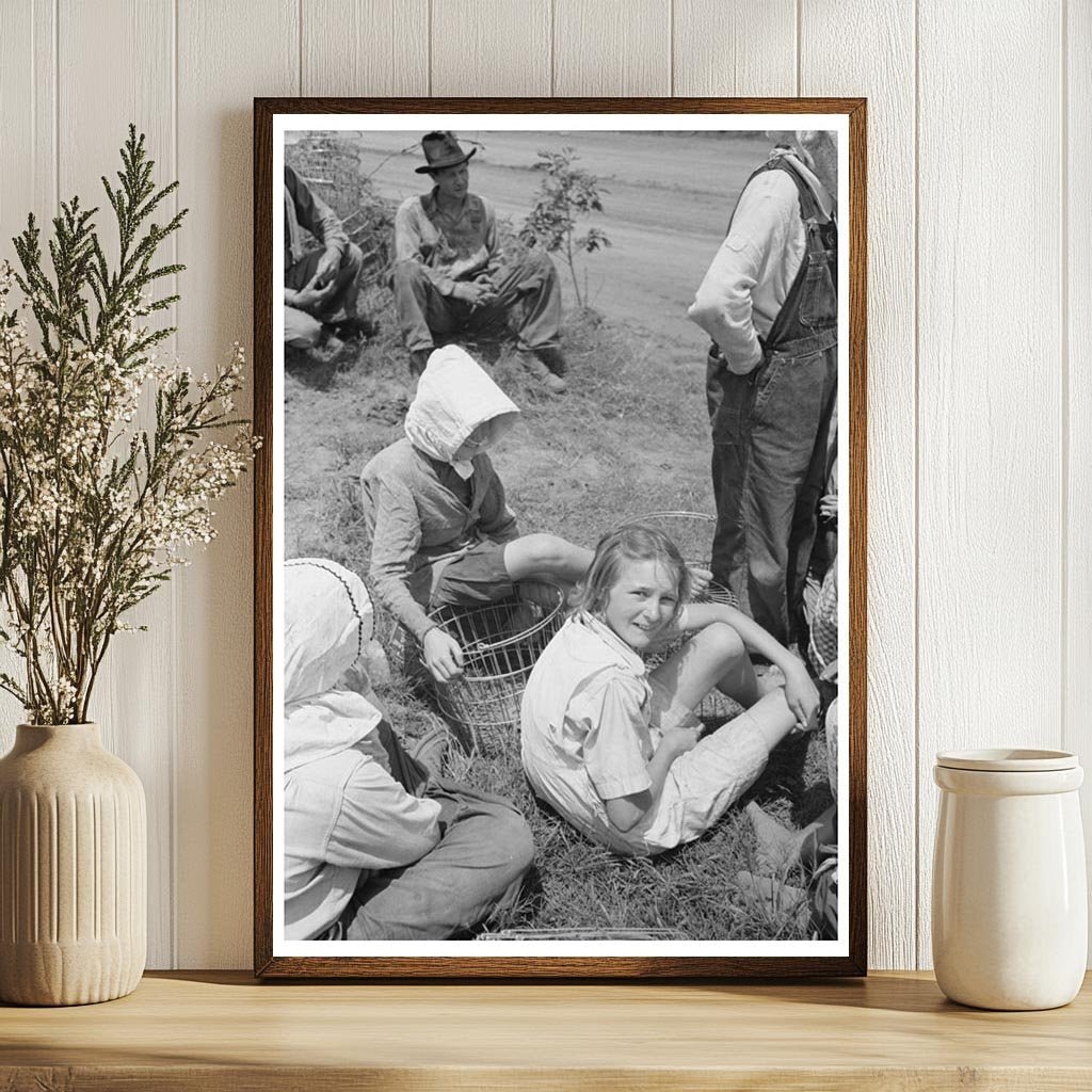 1939 Potato Workers in Spiro Oklahoma Agriculture Photo - Available at KNOWOL