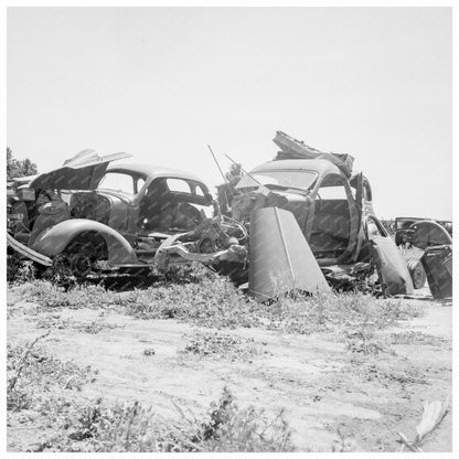 1939 Roadside Scene near Tulare California U.S. Route 99 - Available at KNOWOL