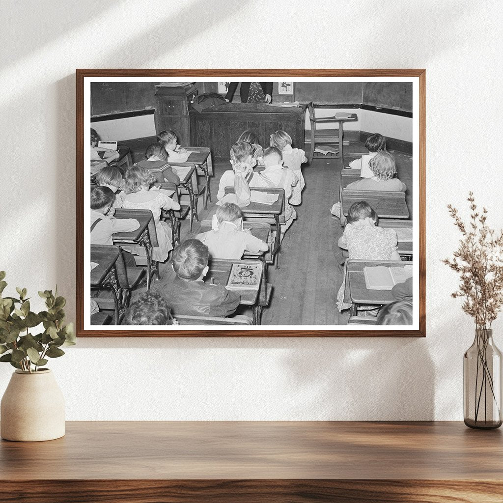 1939 San Augustine Texas Grade School Classroom Image - Available at KNOWOL