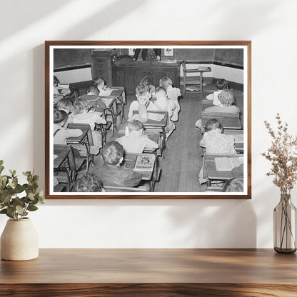 1939 San Augustine Texas Grade School Classroom Image - Available at KNOWOL