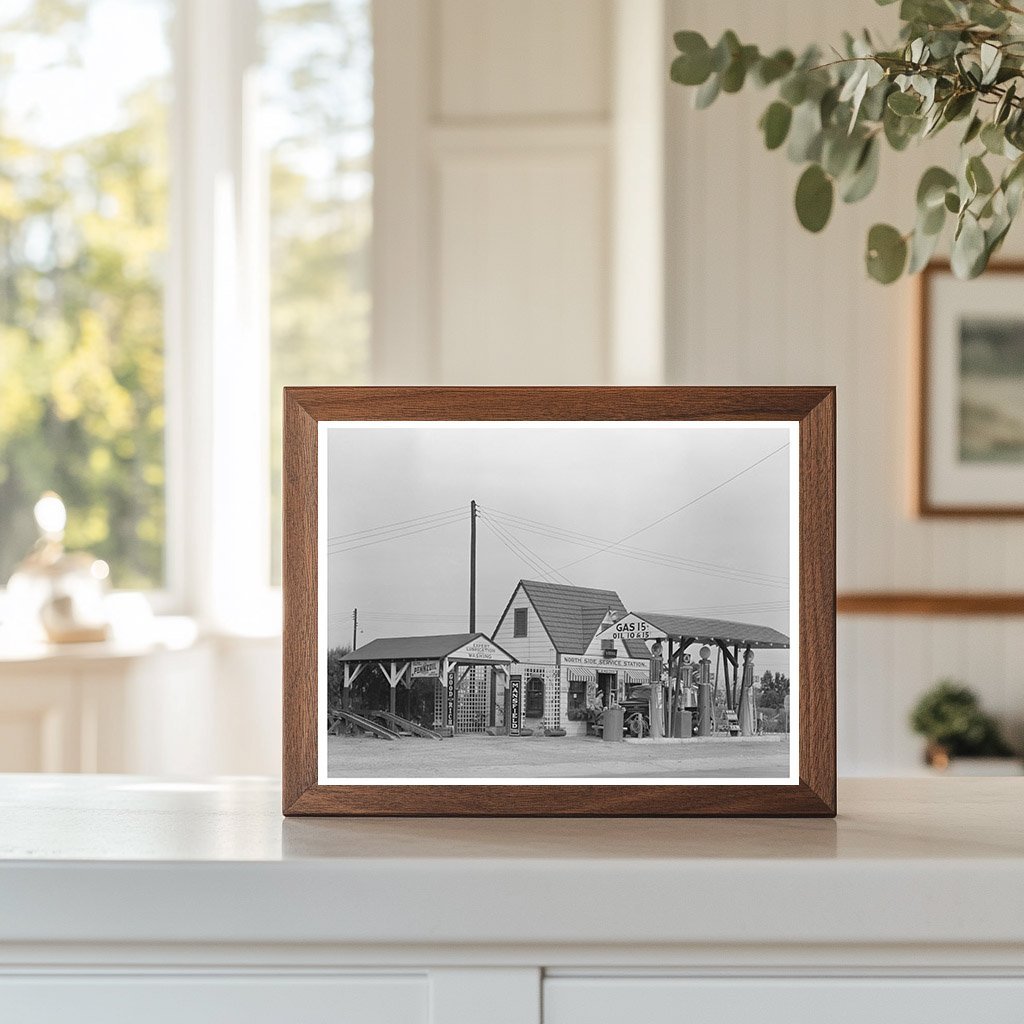 1939 Service Station in Harlingen Texas Roadside Culture - Available at KNOWOL