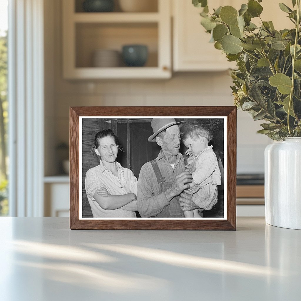 1939 Vintage Photo of Family in Jefferson Texas - Available at KNOWOL